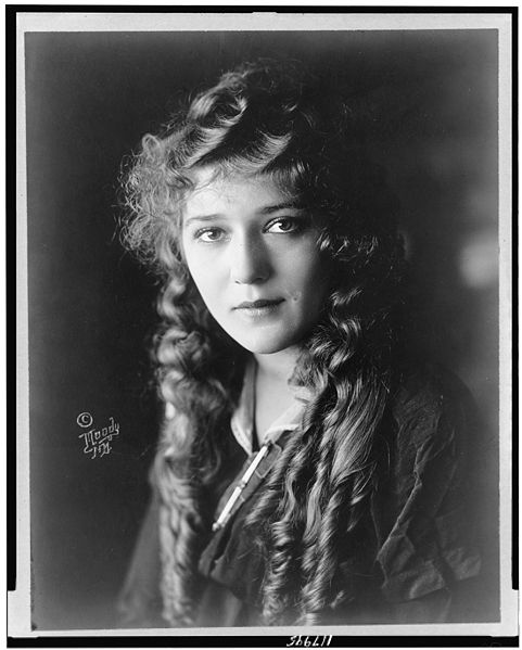  that was given to Mary Pickford by her husband Douglas Fairbanks